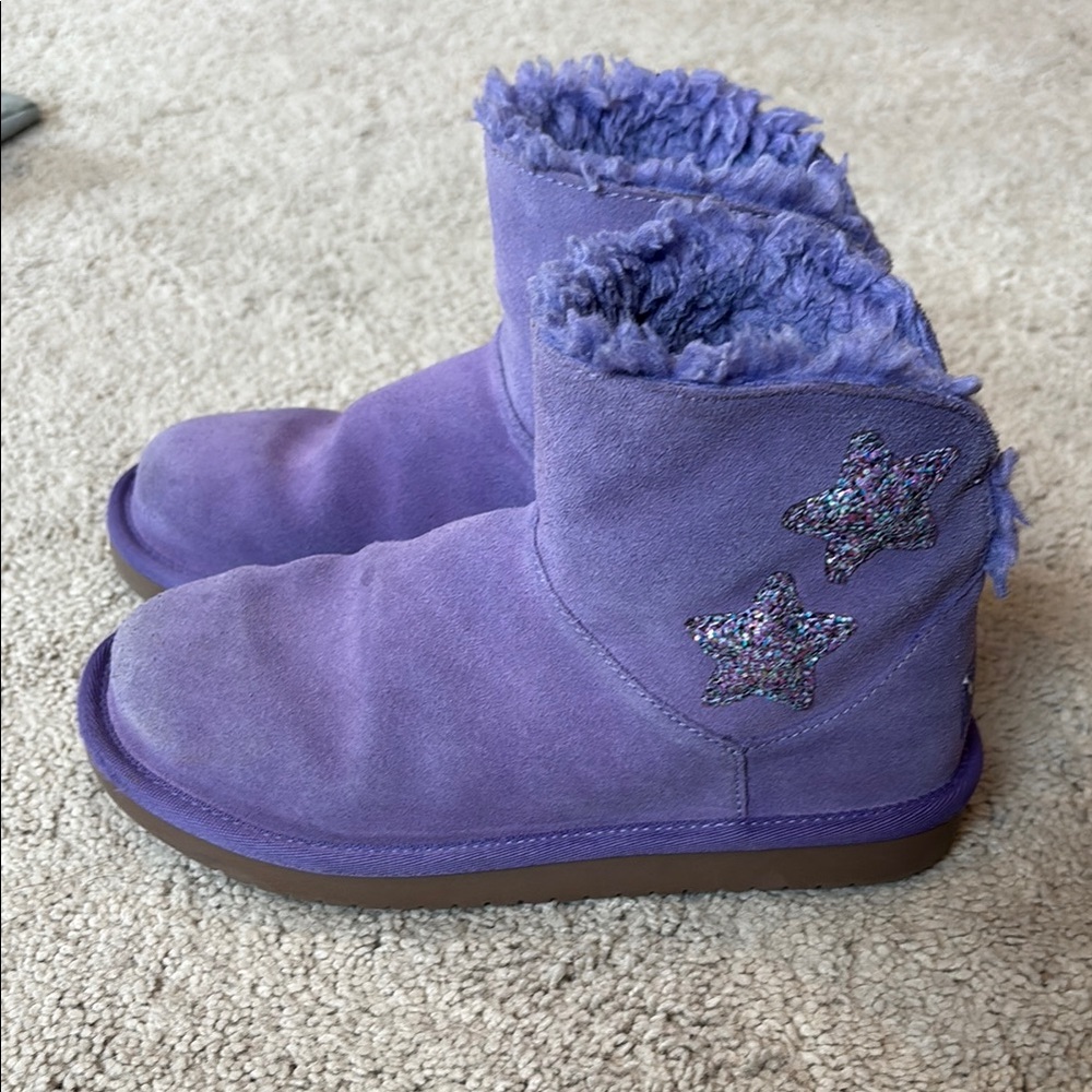 Kids uggs size US 2